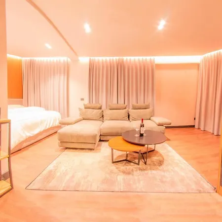Ezekiel Luxury * Vlorë